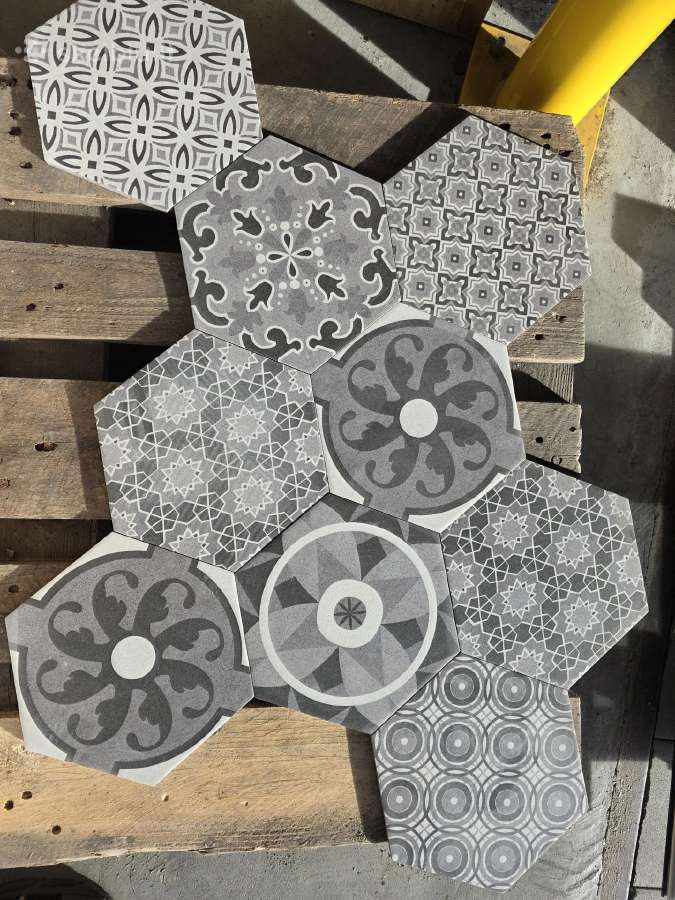 Šešiakampės grindų plytelės