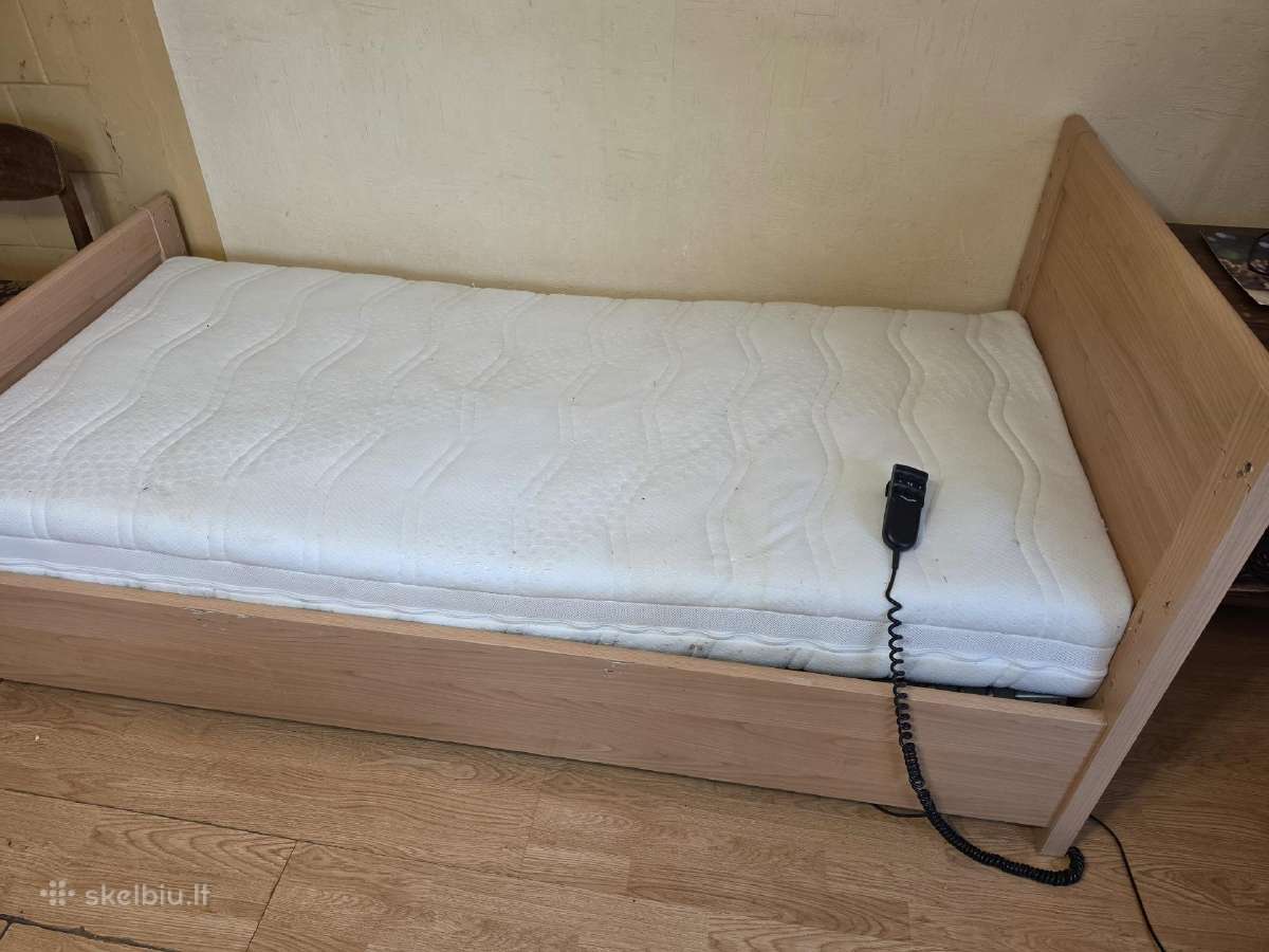 Funkcinė elektrinė slaugos lova.