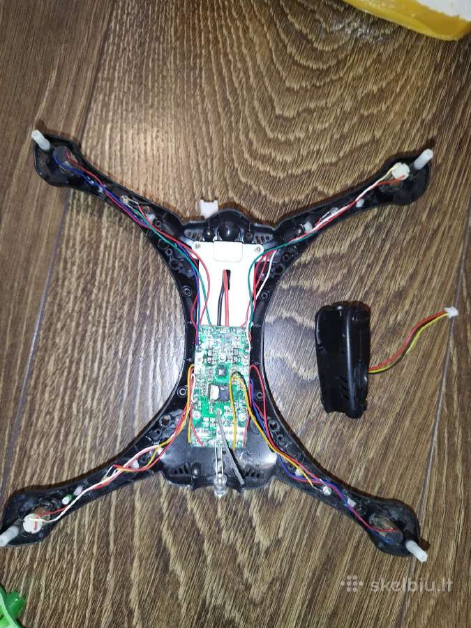 Pusiau veikiantys fpv dronai - nuotraukos Nr. 9