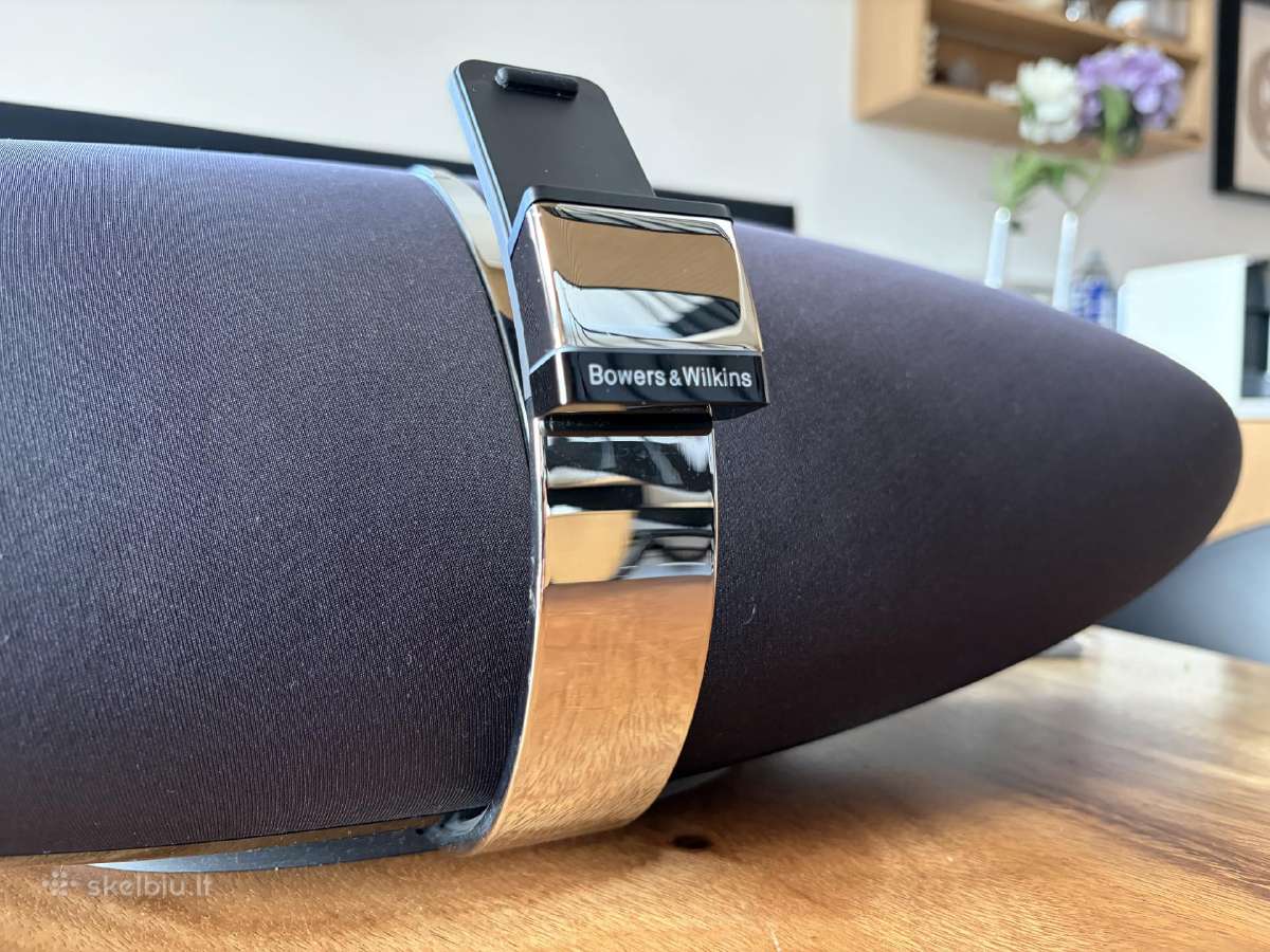 Bowers & Wilkins Zeppelin Air with Lightning