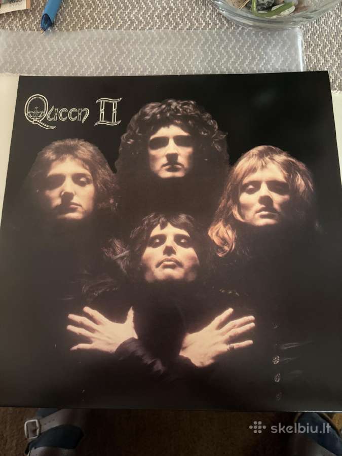 Queen II