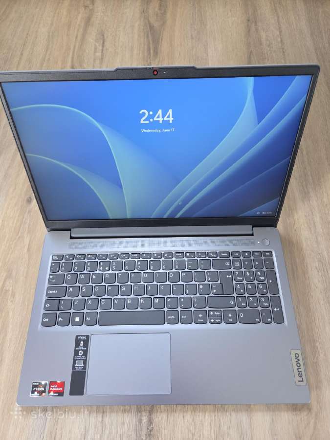 Lenovo Ideapad Slim 3 15.6in R3 8gb 256gb kompiute
