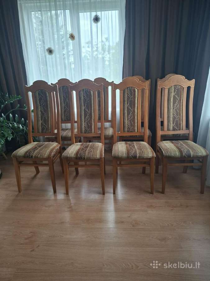 Parduodamos 8 kėdės geros buklės medinės
