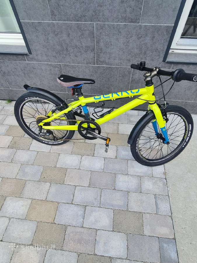 Parduodami vaikiški Gekko dviračiai