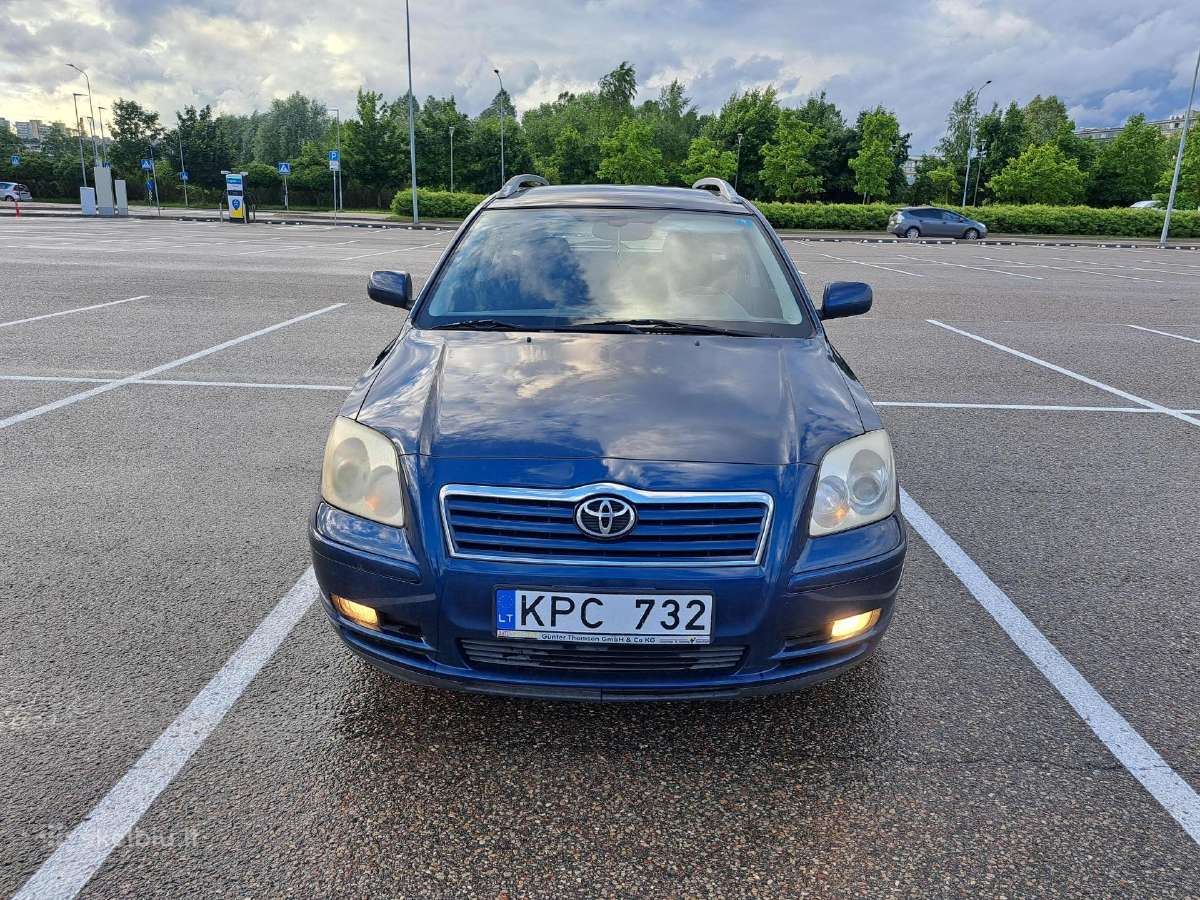 Parduodama Tojota Avensis