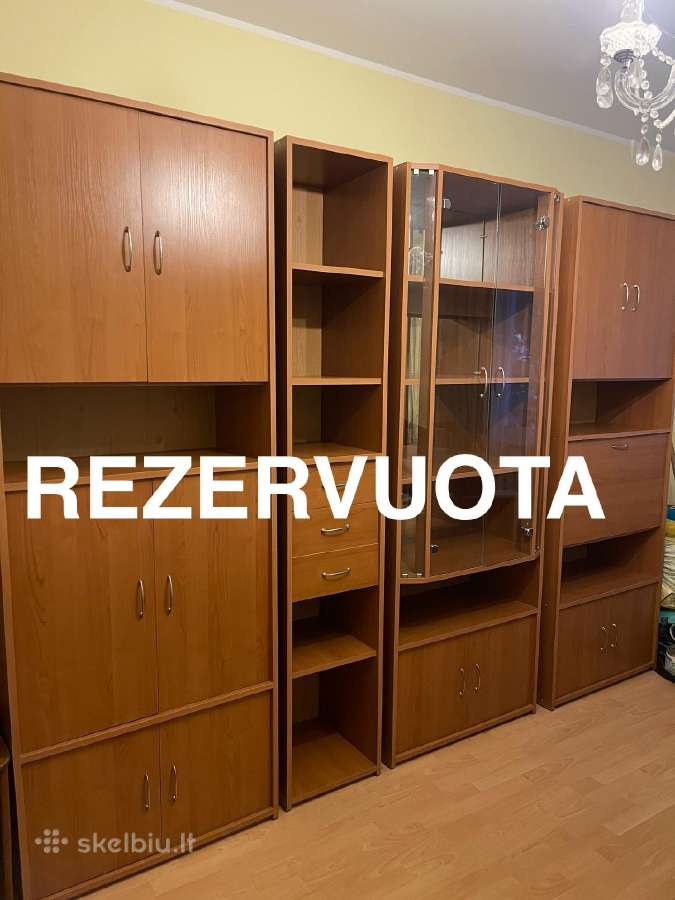 Dovanojame sekciją ir 4 kėdės