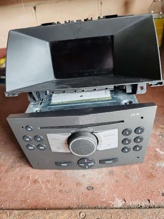 Opel grotuvas CD 30 su ekranu