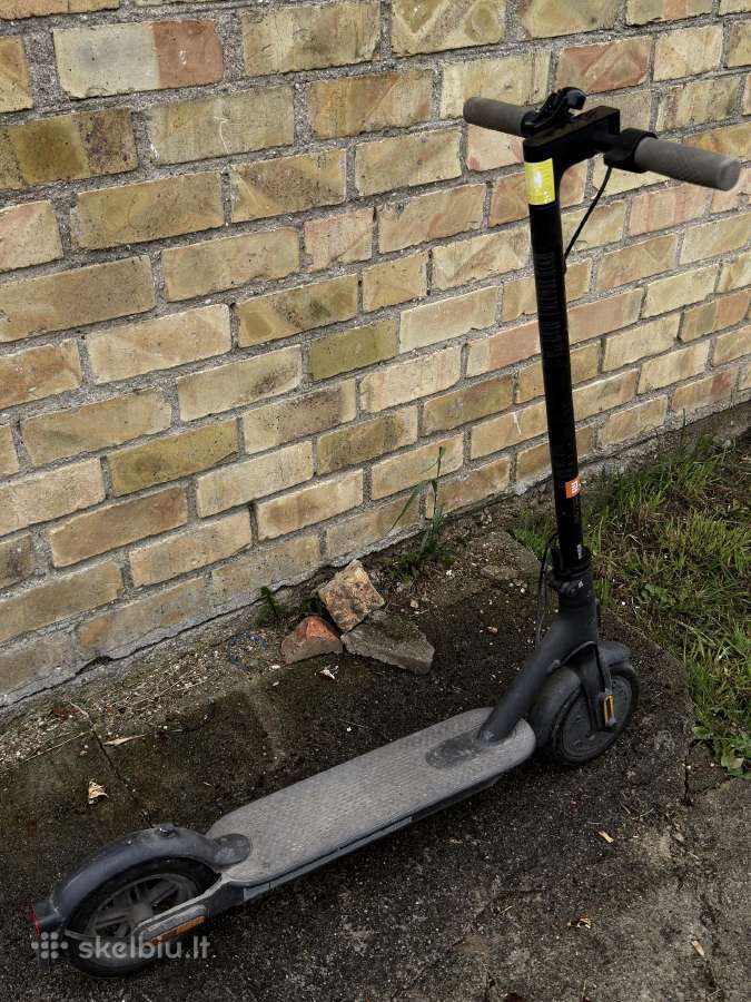 Xaiomi paspirtukas greitis 25 km/h apie 30 km