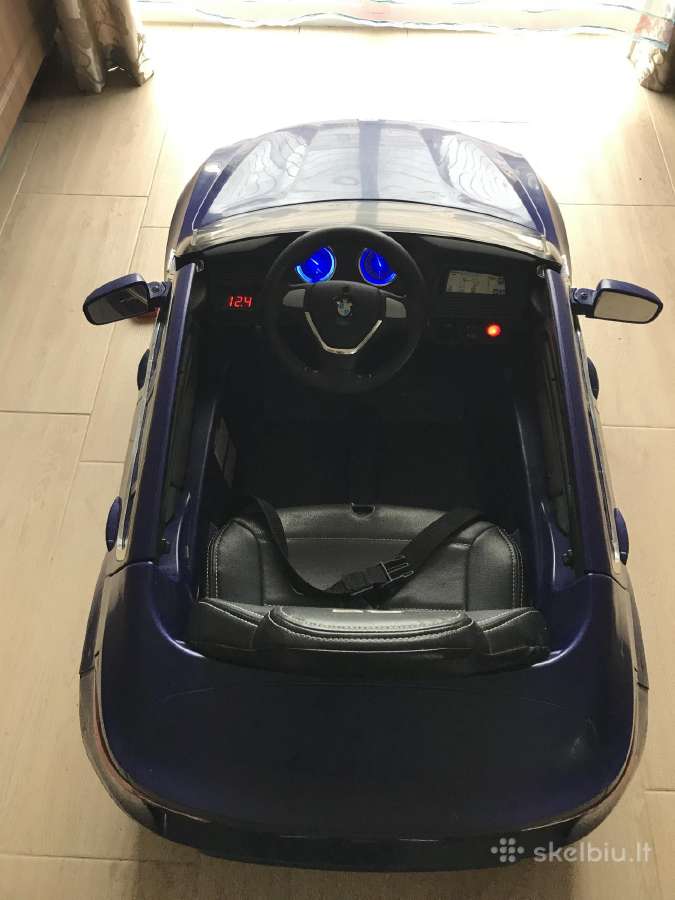 Vaikiškas elektrinis automobilis