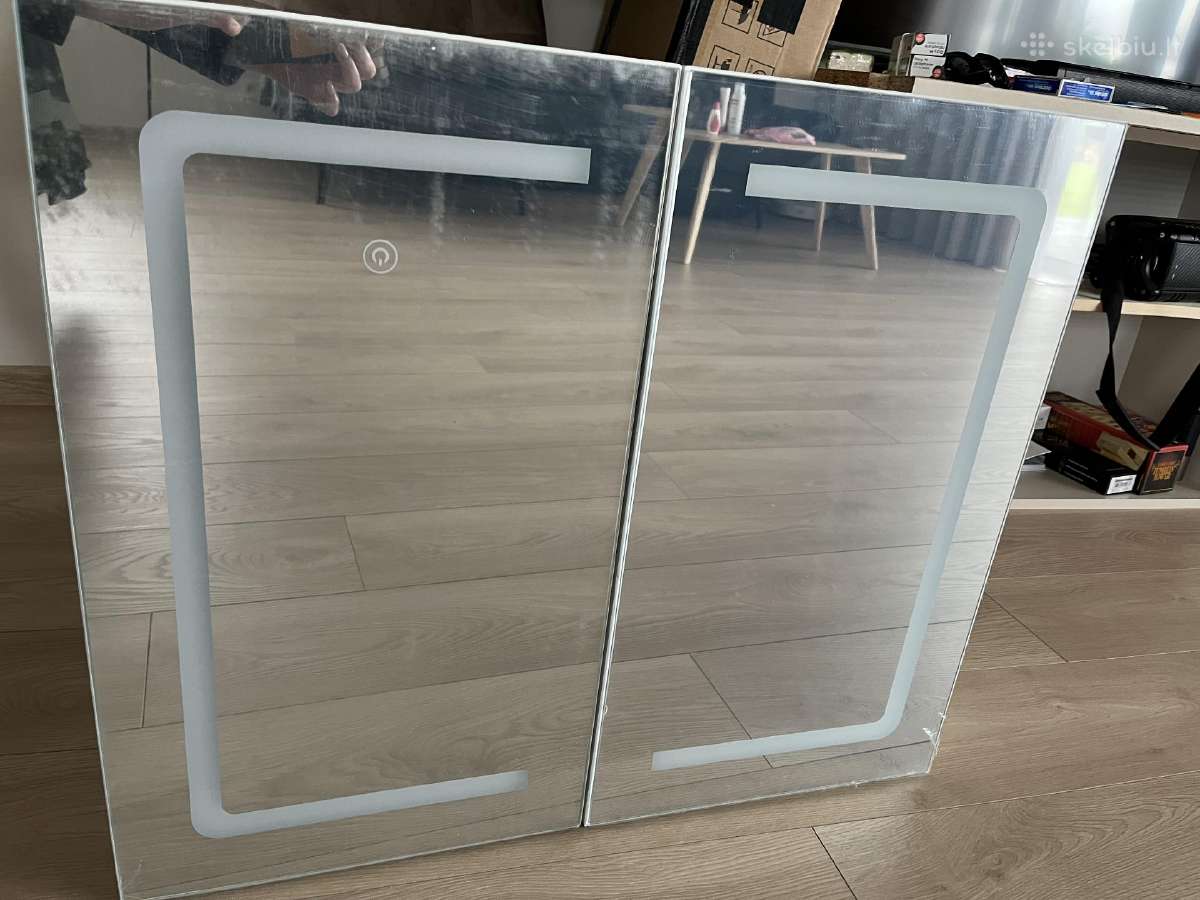 LED veidrodinė spintelė