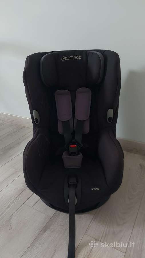 Maxi-cosi Axiss kėdutė + 2 komplektai užvalkalų