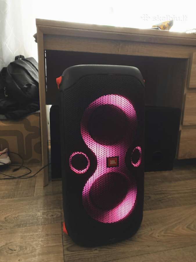 Parduodu jbl partybox 110.