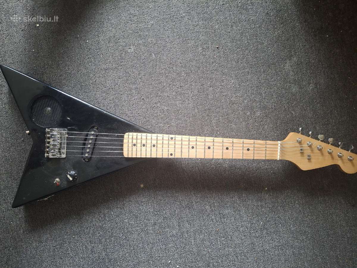 V formos elektrine gitara