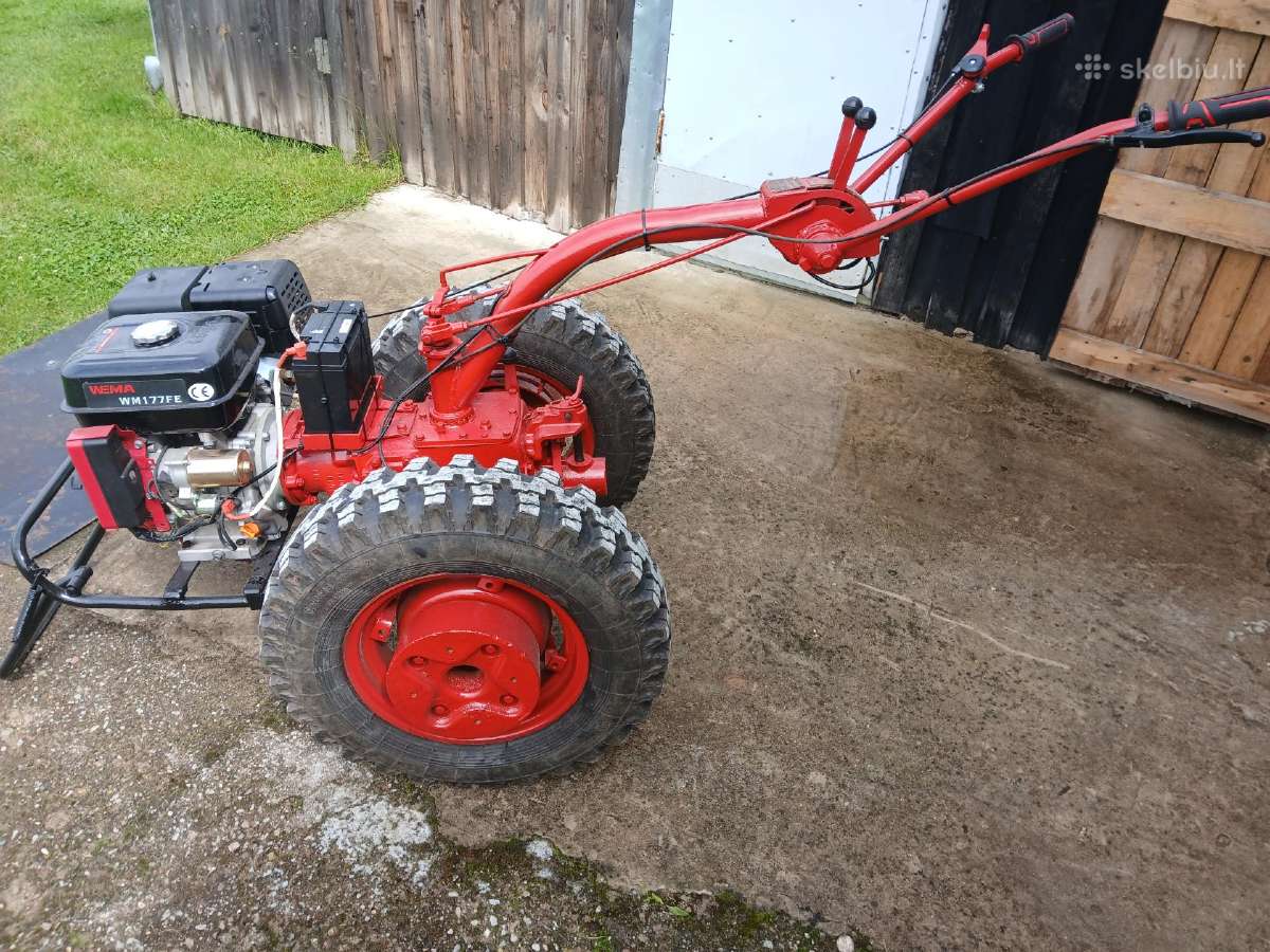 Mtz-05 su rankiniu bei elektriniu starteriu