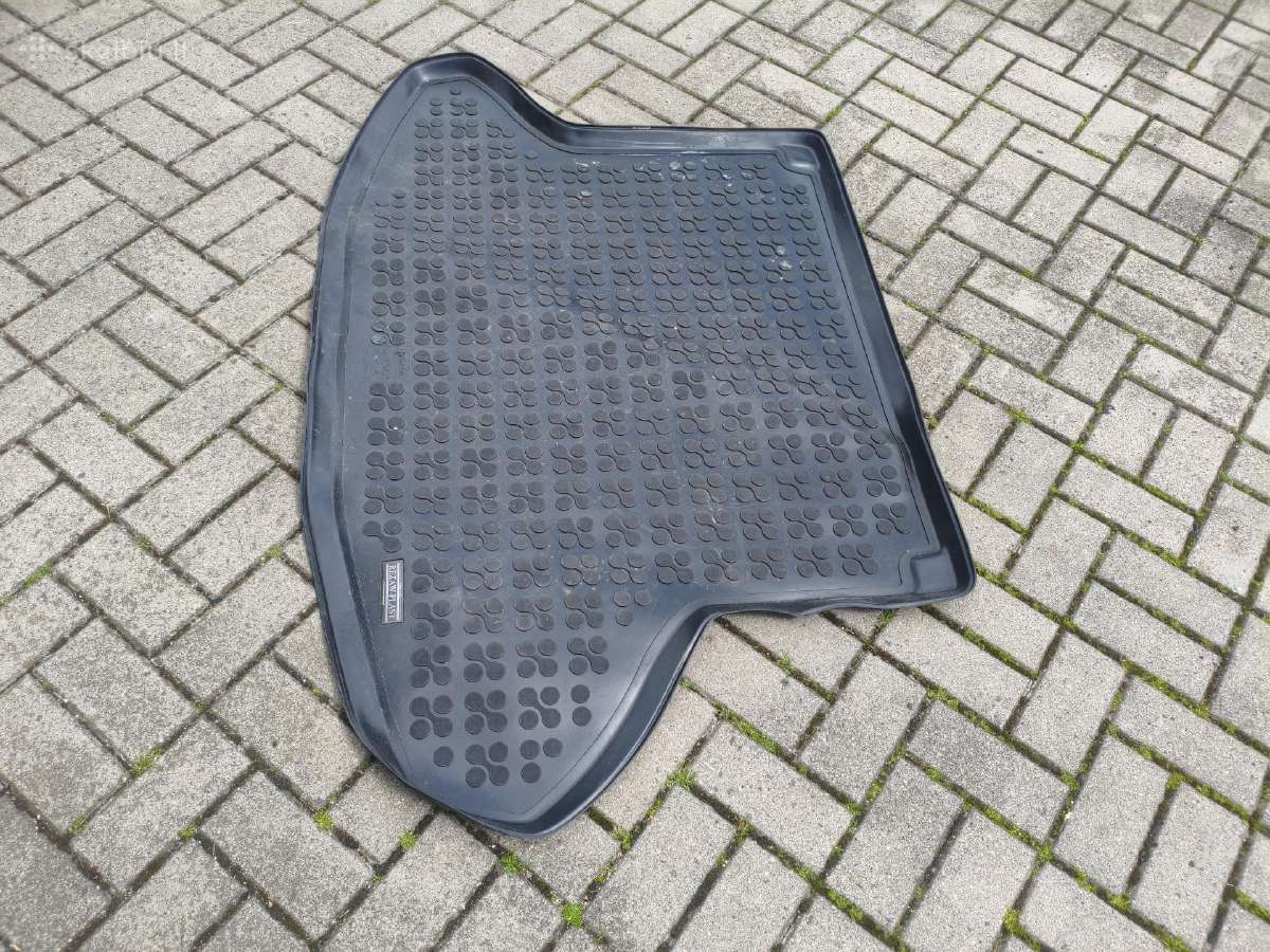Toyota prius 3 guminis bagažinės kilimėlis