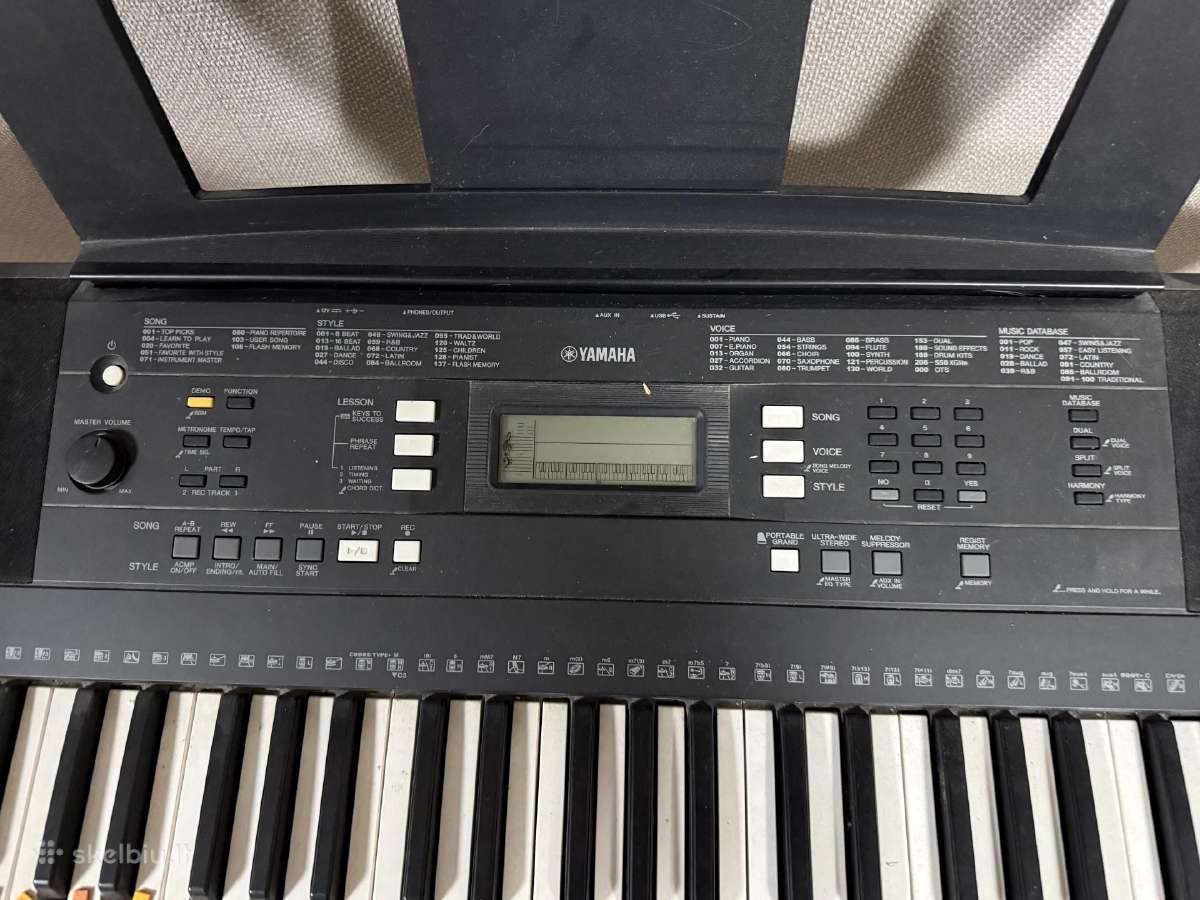 E343 Yamaha klavišai