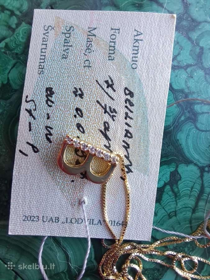 Aukso pakabukas su briliantais