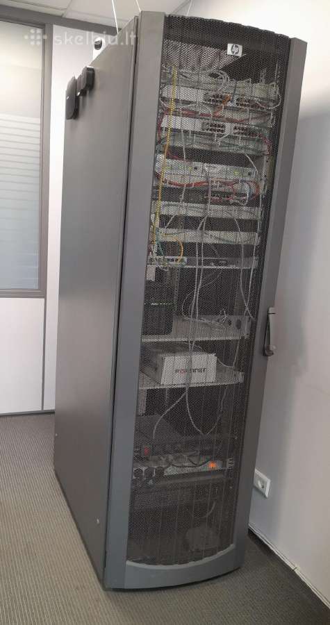 Parduodama naudota Hp serverinė (be įrangos viduje