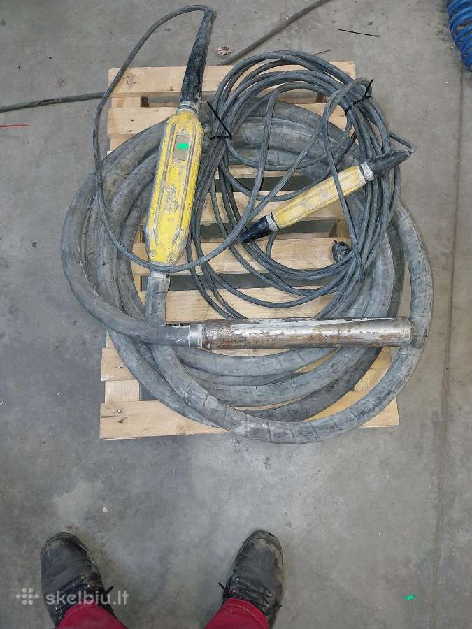 Vibratorius betonui.