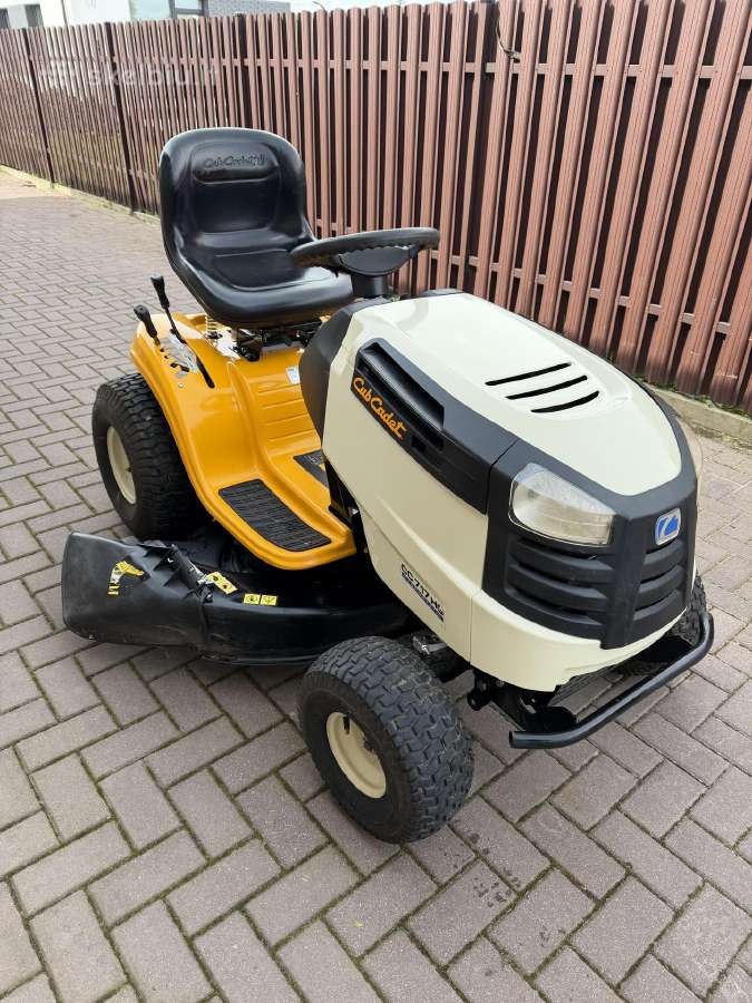 Sodo traktoriukas cub cadet