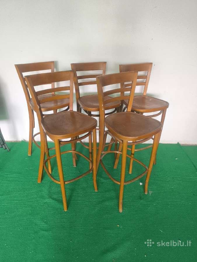 Vintažinės medinės baro kėdės restauracijai