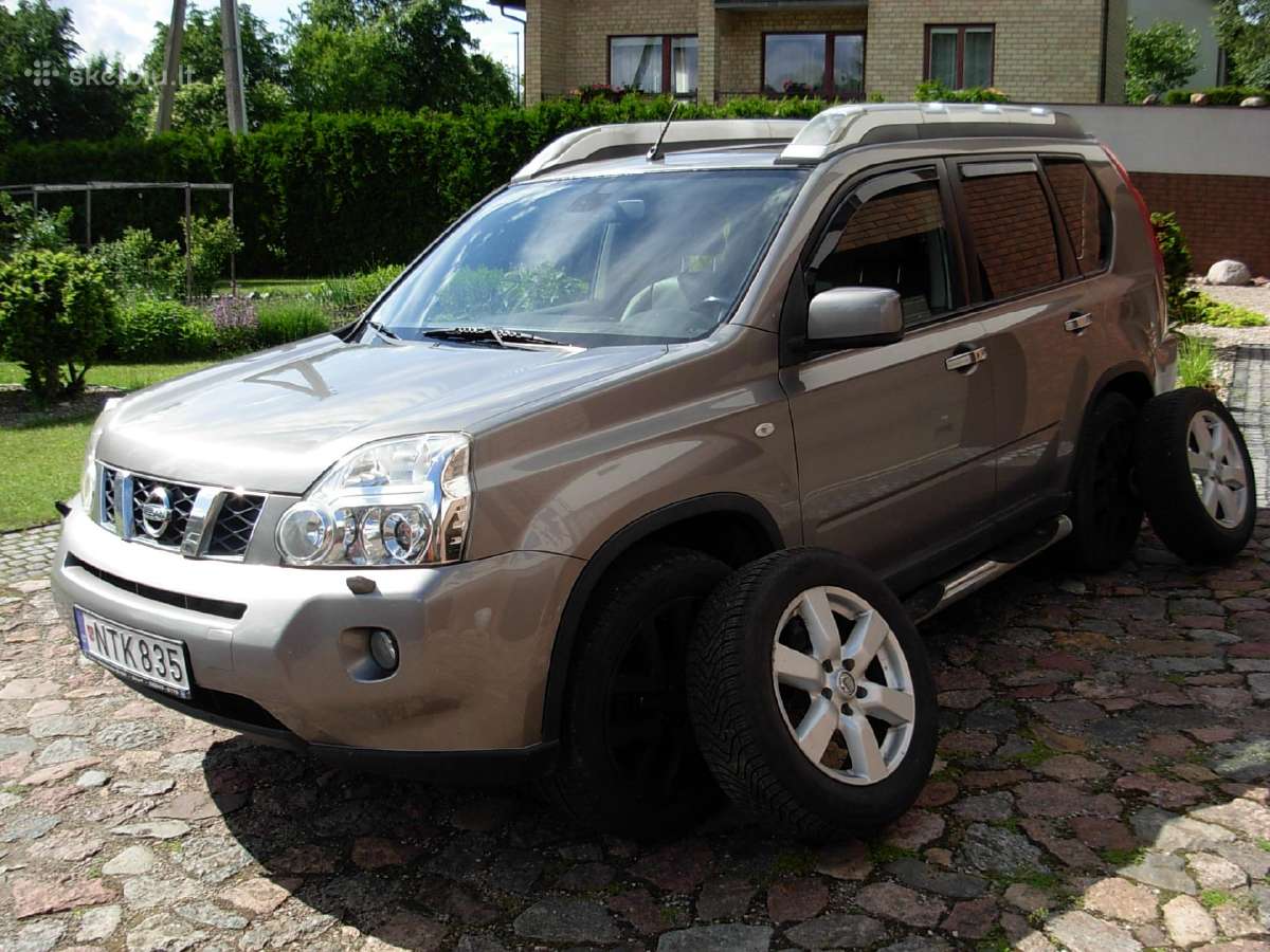 Parduodamas Nissan x-trail 2,0 dyzelis, automatas