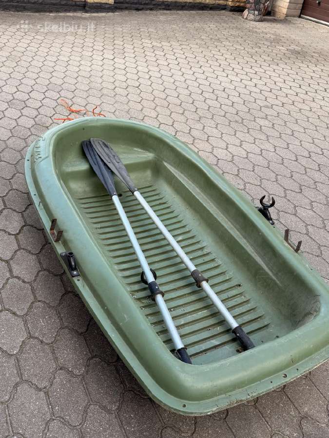 Plastikinė valtis