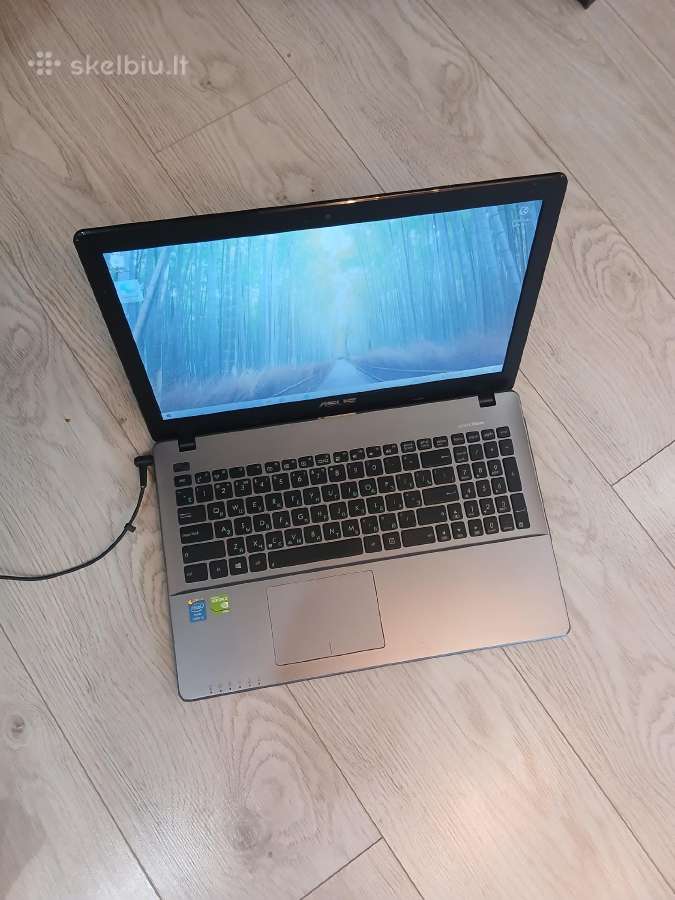 Asus F550 Intel Core i5 750 GB HDD