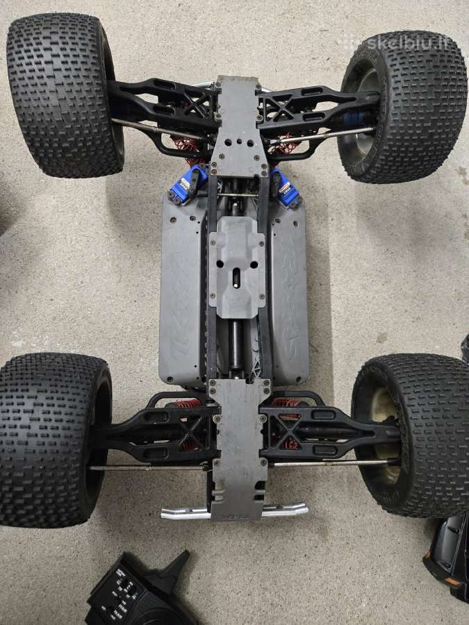 Traxxas e-maxx 1/8 RC modelis - nuotraukos Nr. 6