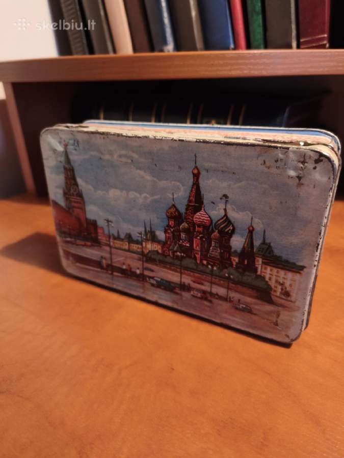 Sovietinė saldainių dėžutę. Kremlius