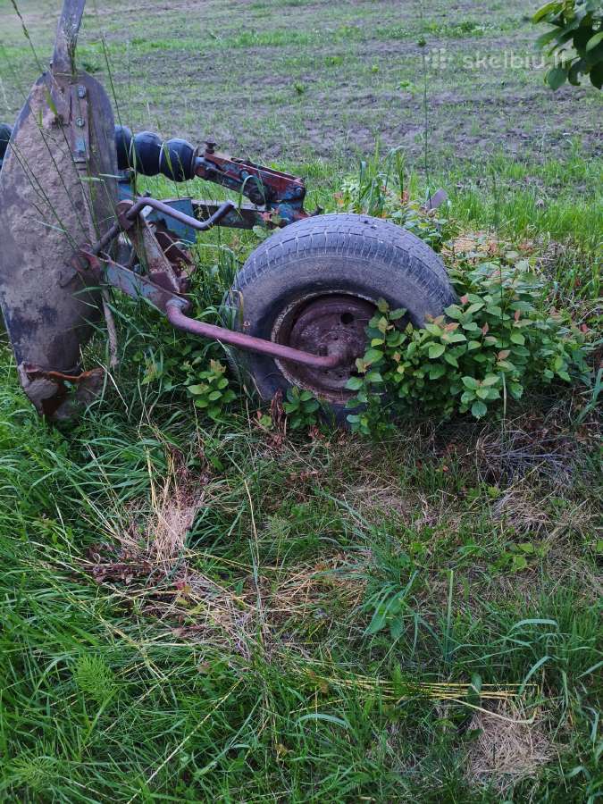 Parduodu plūgas Overum su defektų, sėjamoji.