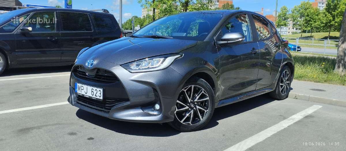 Toyota Yaris Hybrid 2023m.