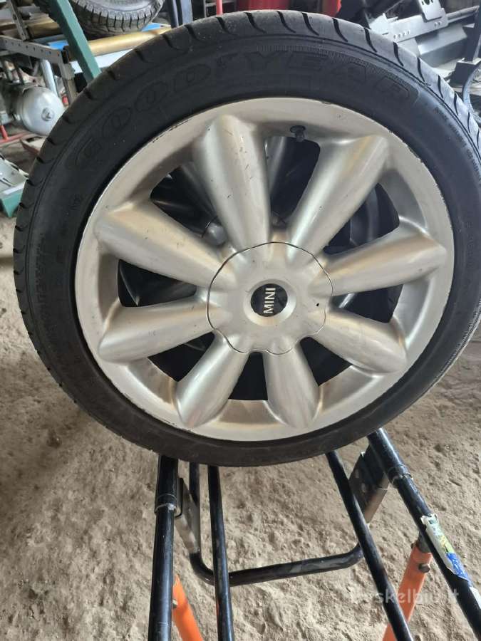 Mini cooper r18 diskai su vasarinem padangom