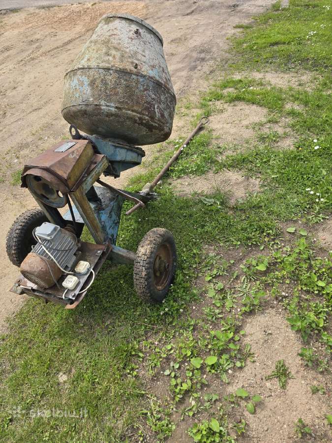 Tvirta ir galinga betono maišyklė