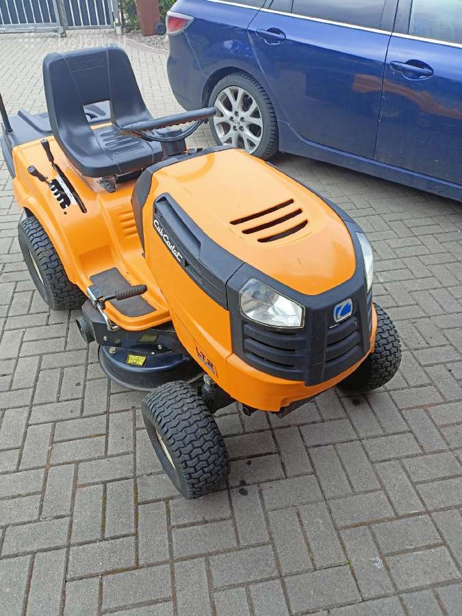 Traktoriukas Cub Cadet