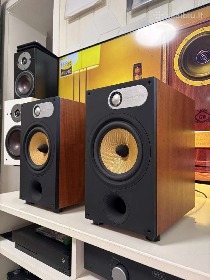 Bowers & Wilkins 685
