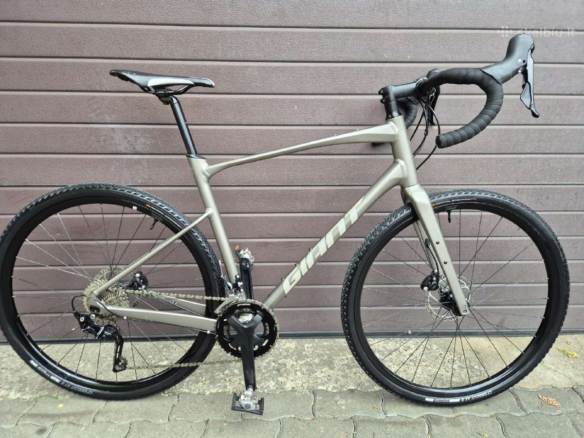 Giant gravel
