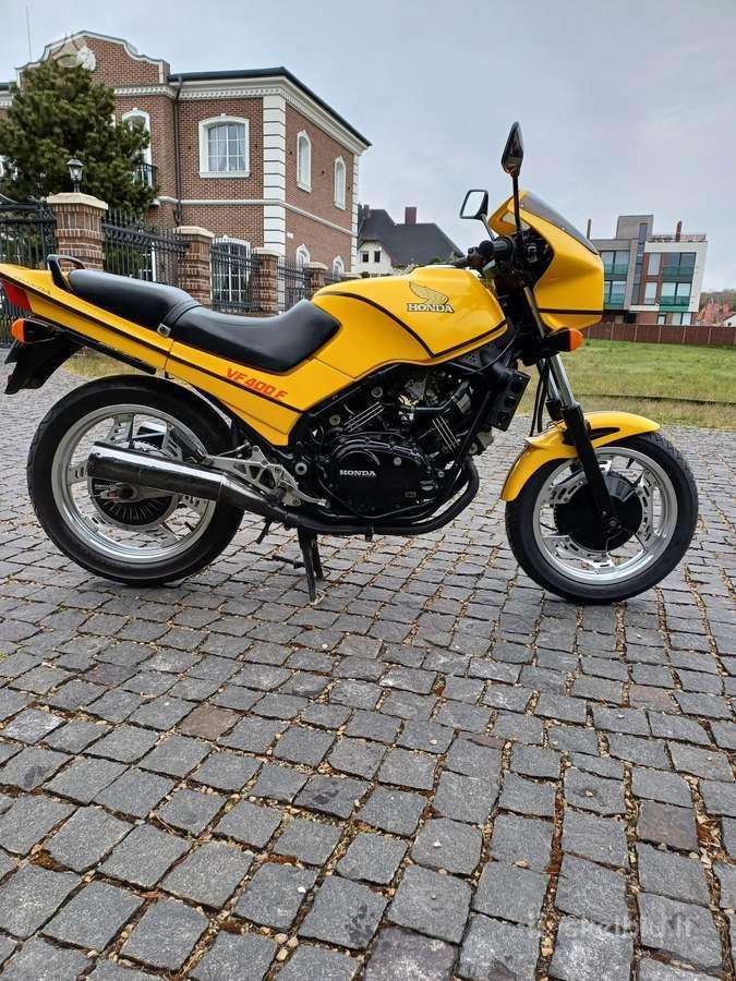 Pardudu motocikla Honda Vf 400f - nuotraukos Nr. 3