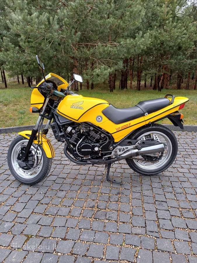 Pardudu motocikla Honda Vf 400f - nuotraukos Nr. 4