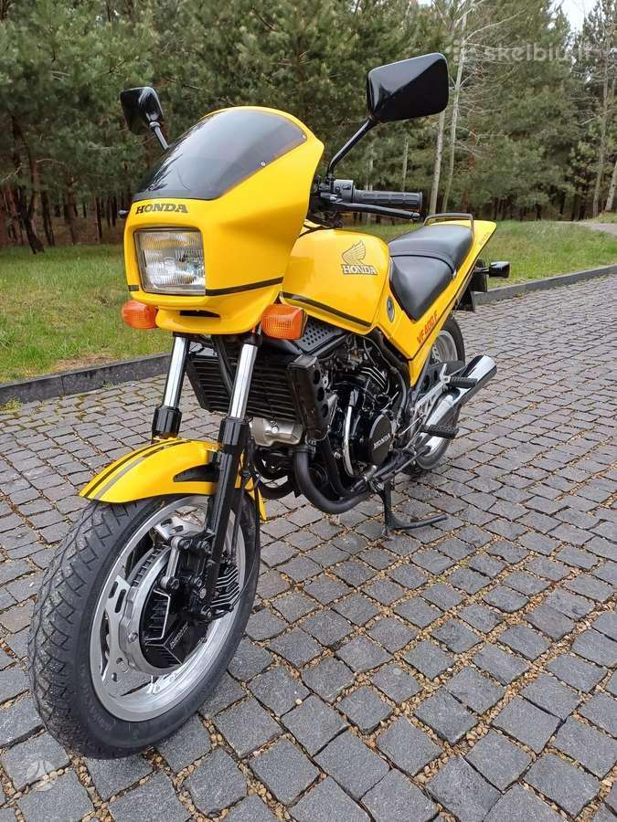 Pardudu motocikla Honda Vf 400f - nuotraukos Nr. 5
