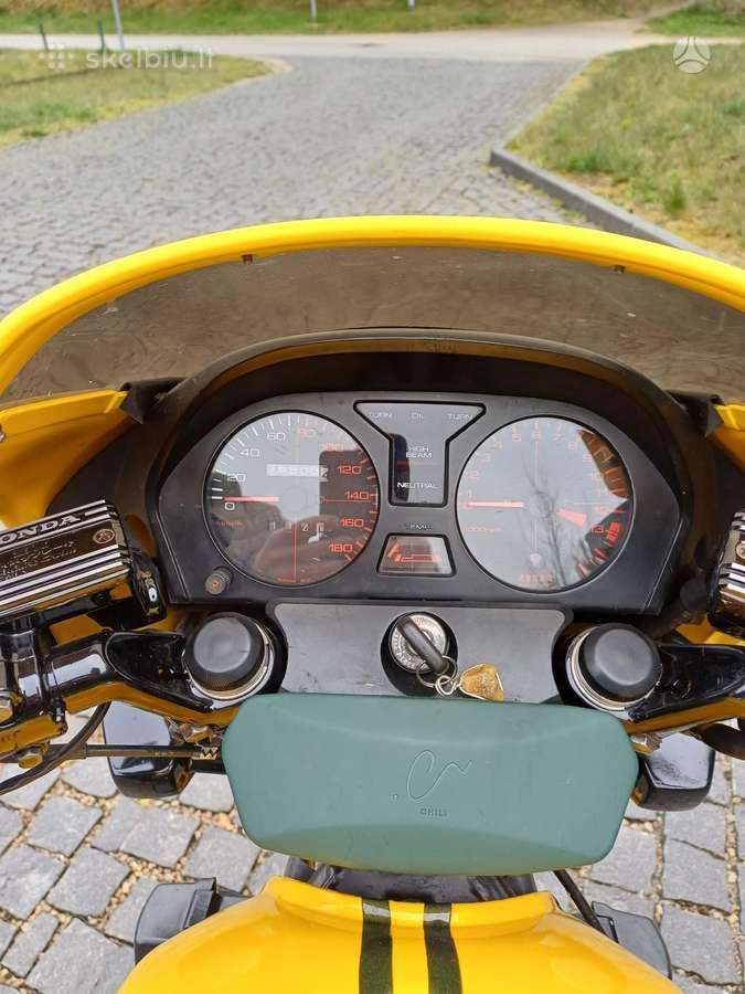Pardudu motocikla Honda Vf 400f - nuotraukos Nr. 11