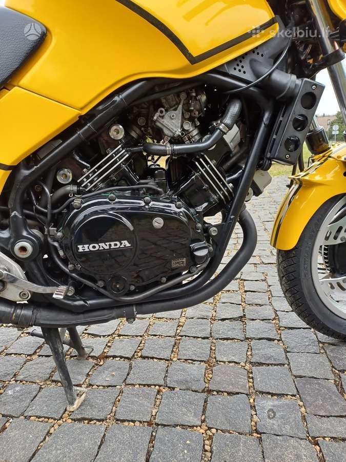 Pardudu motocikla Honda Vf 400f - nuotraukos Nr. 12