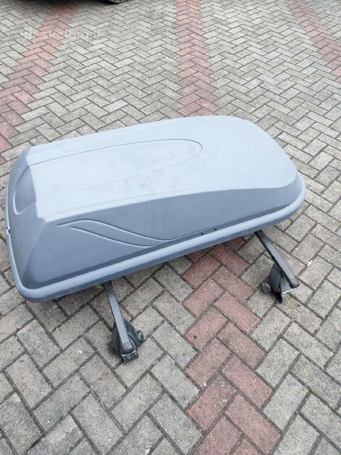 Automobilio stogo bagažinė