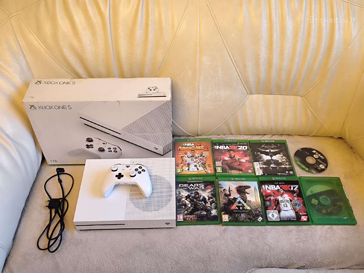 Xbox one S 1tb 2 pulteliai ir 8 zaidimai