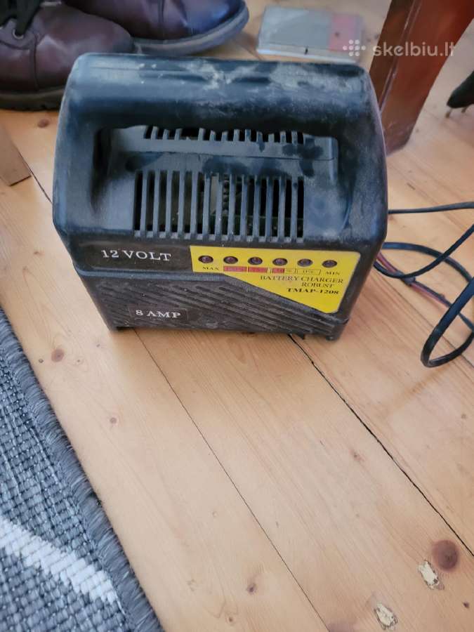 12 V akumuliatoriaus kroviklis