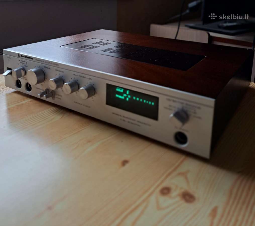 Vintažinis stiprintuvas Radiotechnika U-101-stereo