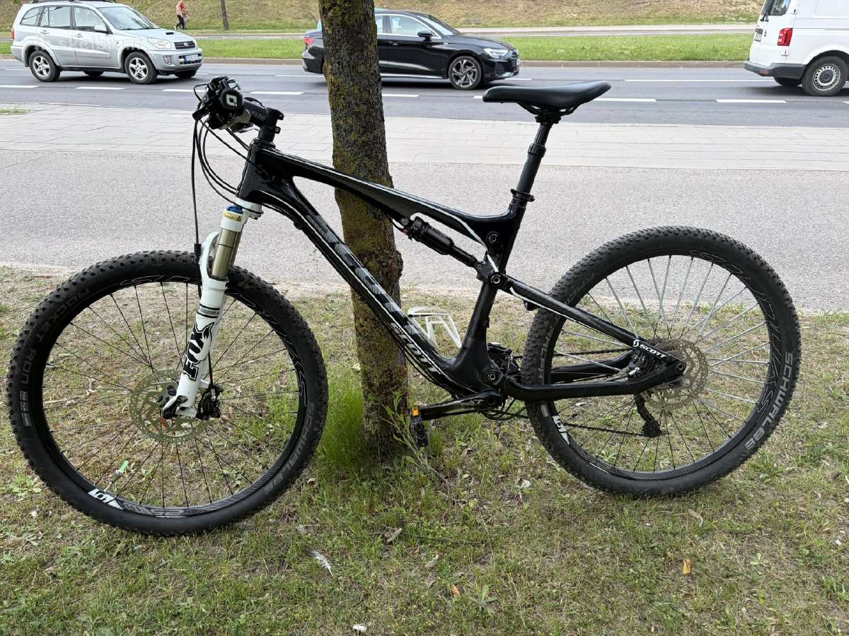 Scott Genius 720 full-suspension kalnų dviratis
