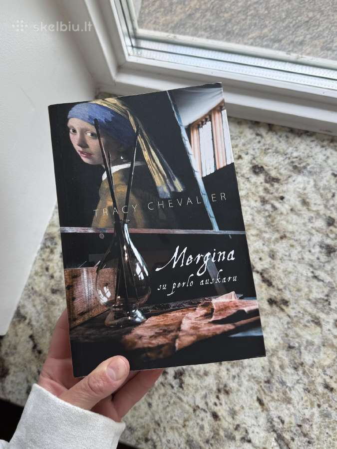 Mergina su perlo auskaru Tracy Chevalier