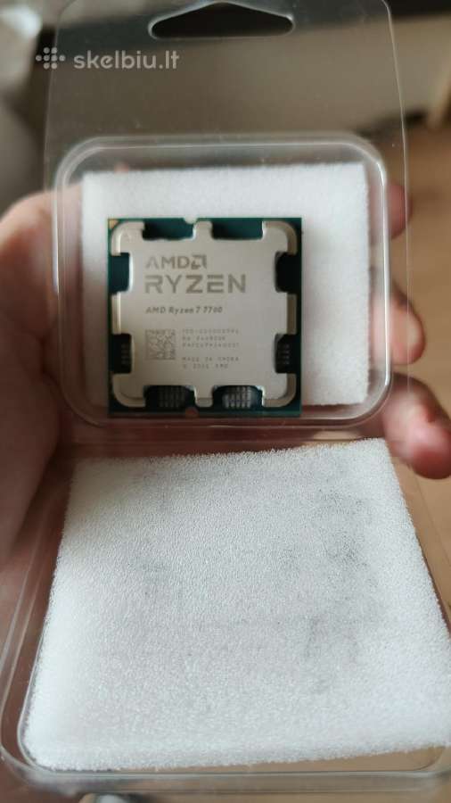7 7700