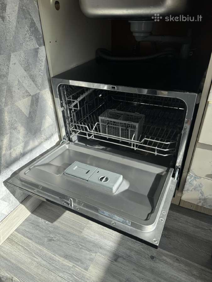Įmontuojama indaplovė Electrolux